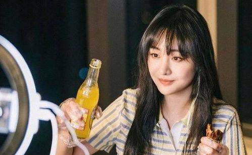 圈内爆料钟美美是谁扮演的,揭秘网络红人钟美美扮演者之谜  第1张